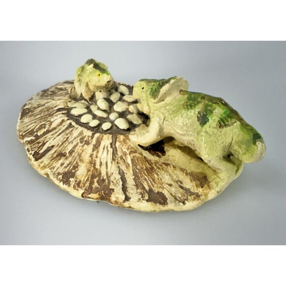 Safari Ltd Dinosaur Toy Carnegie Collection Original Protoceratops on Nest - Picture 6 of 8